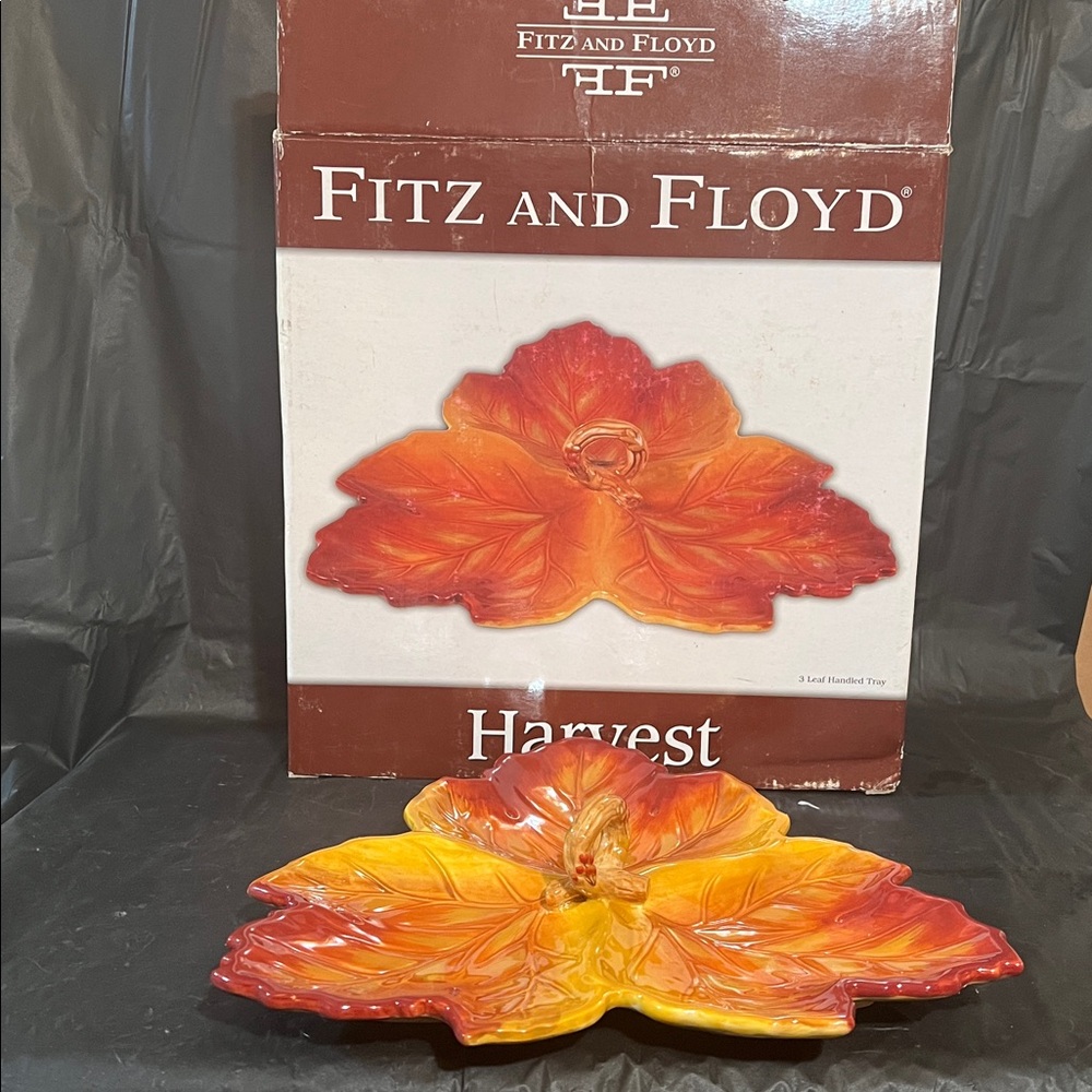 FITZ AND FLOYD Harvest 3 Leaf Handled Tray with box. Small chip on back. Photos